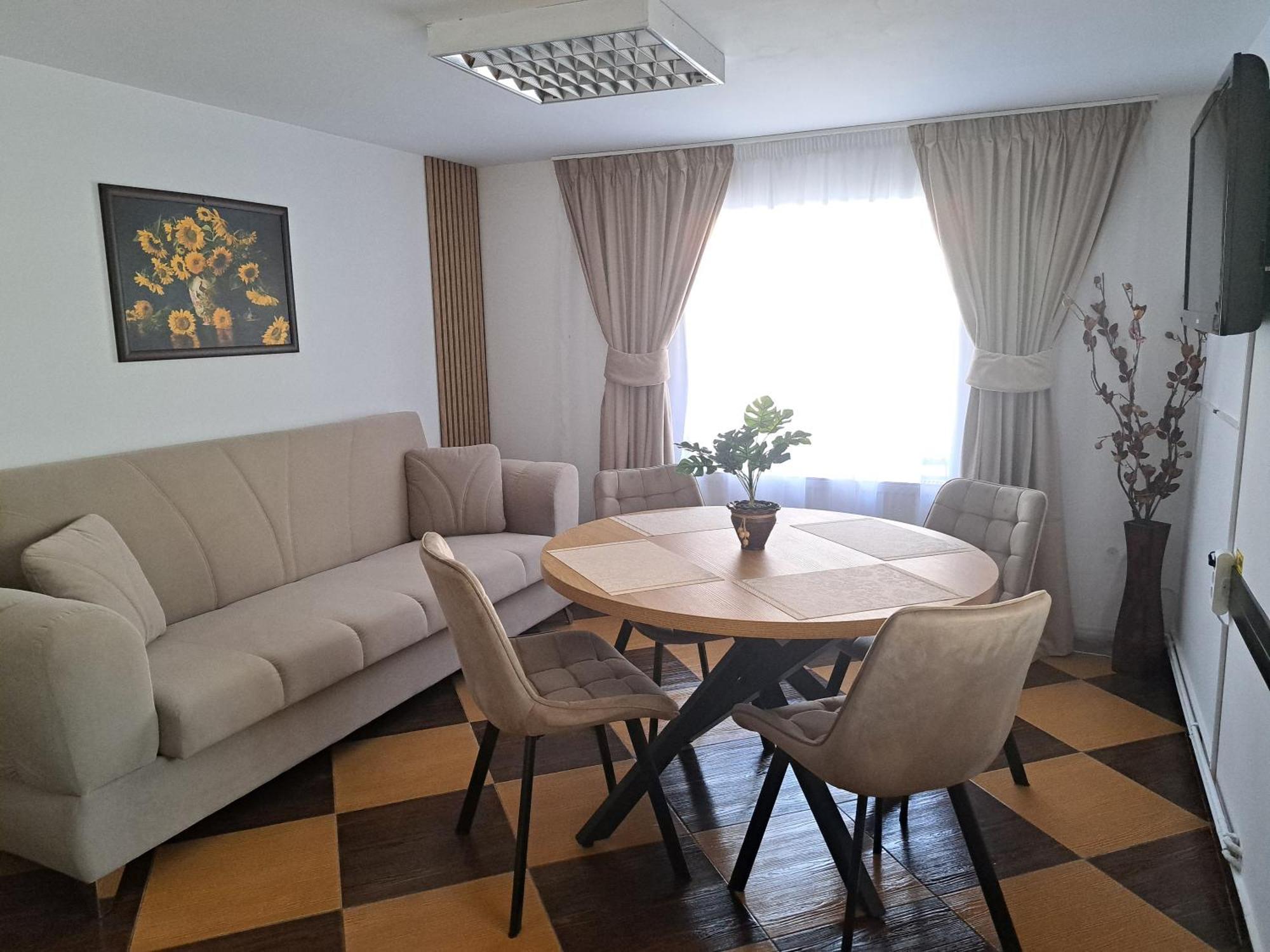 Shelby Accommodation -Adult Only- Sinaia Dış mekan fotoğraf