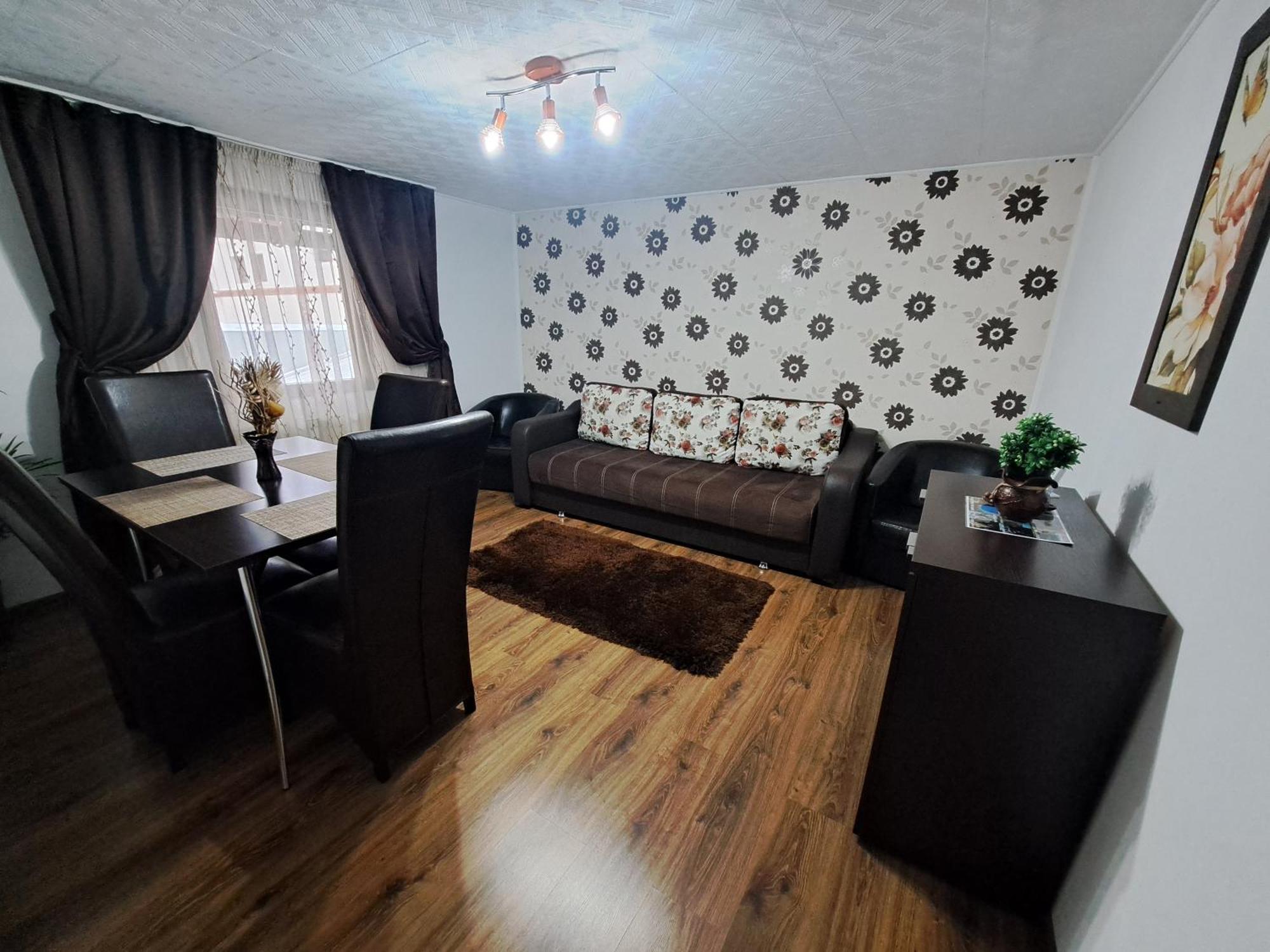 Shelby Accommodation -Adult Only- Sinaia Dış mekan fotoğraf